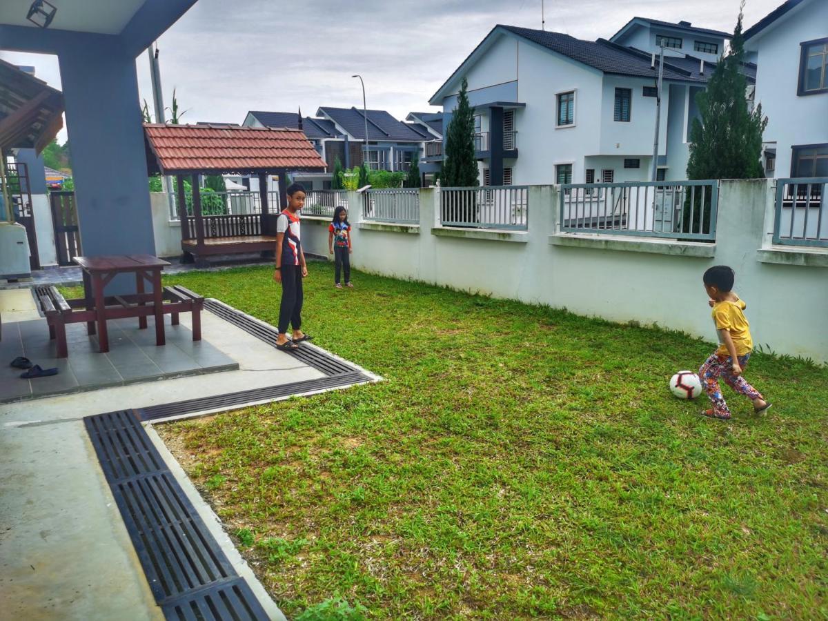 Pesona Suri Homestay Batu Pahat Zewnętrze zdjęcie